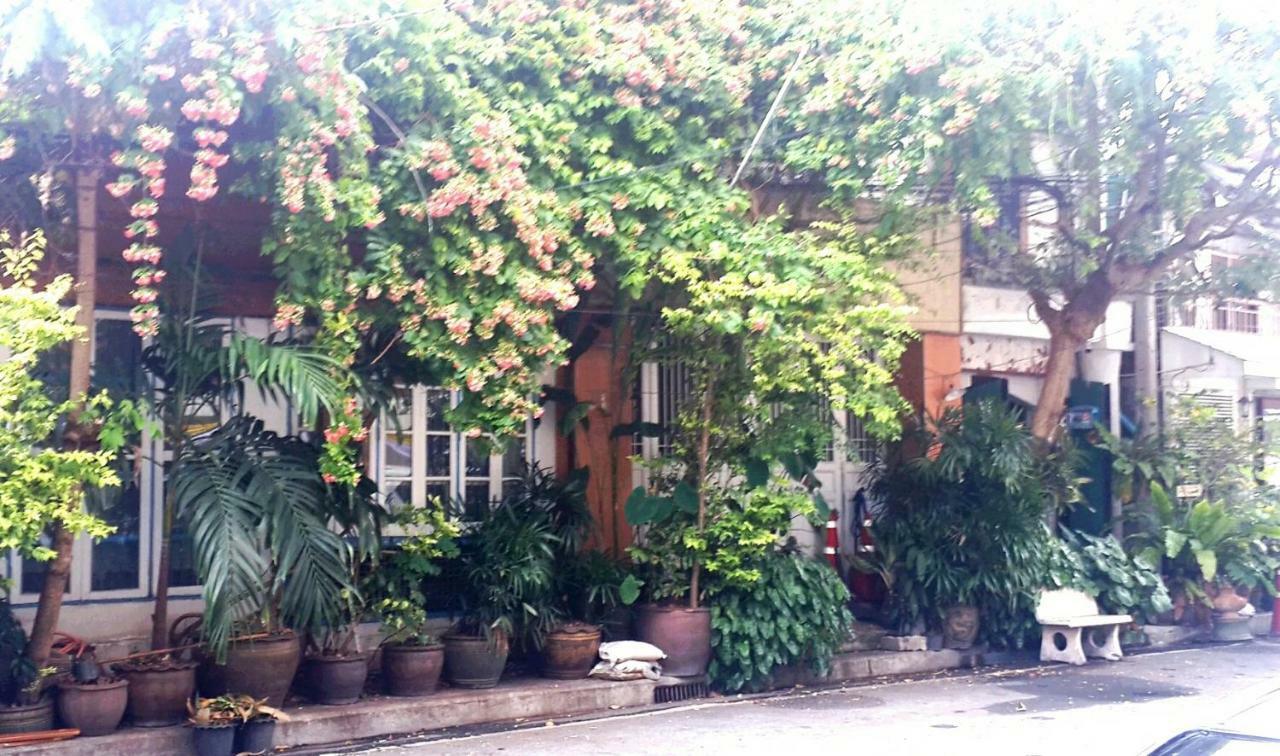 Готель Cafe De Baan Raow Бангкок Екстер'єр фото